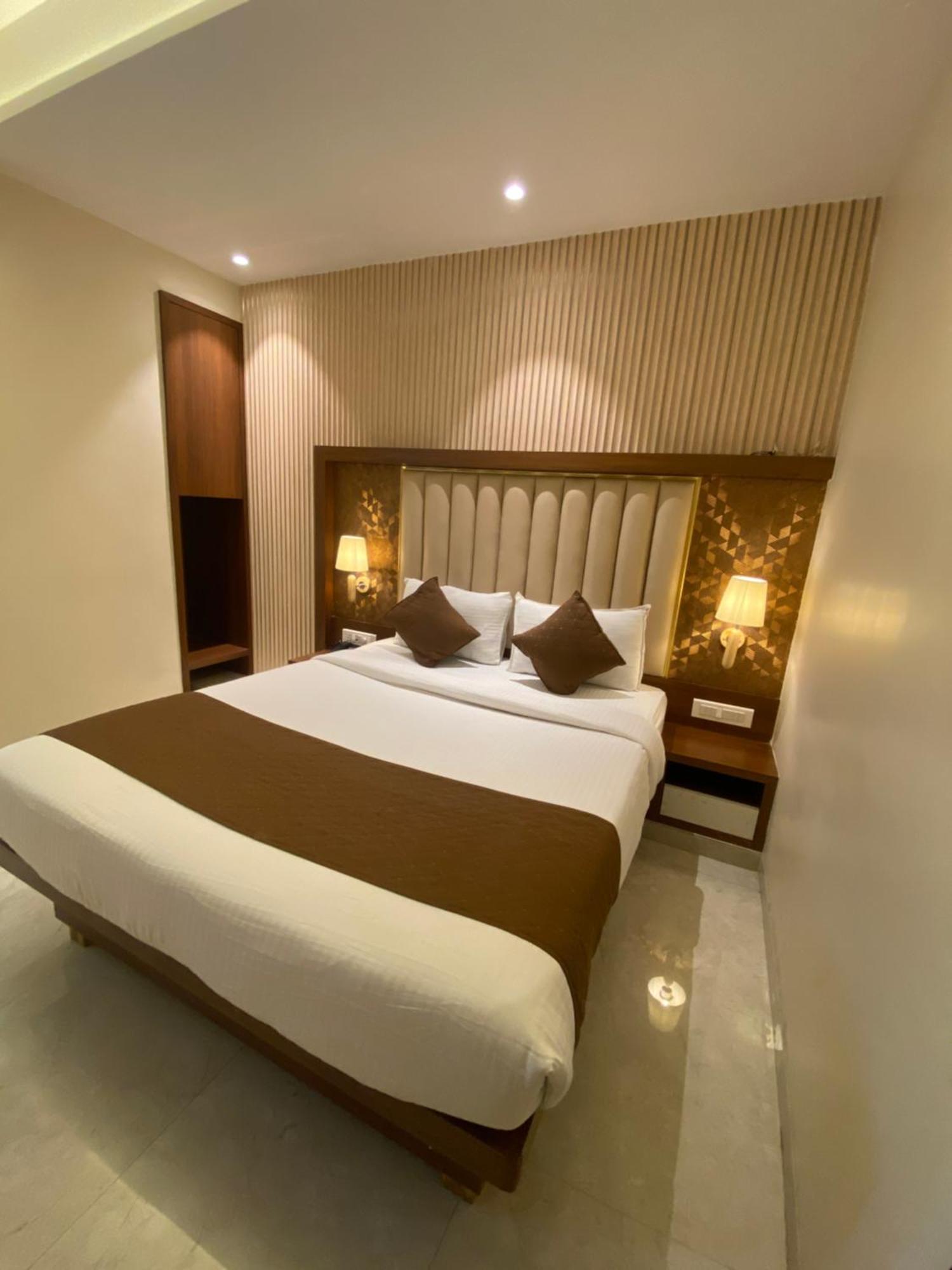 Hotel Czar Inn - Vashi Нави Мумбаи Экстерьер фото