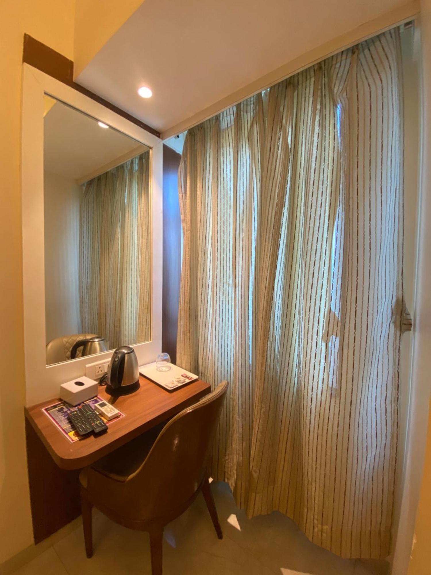 Hotel Czar Inn - Vashi Нави Мумбаи Экстерьер фото