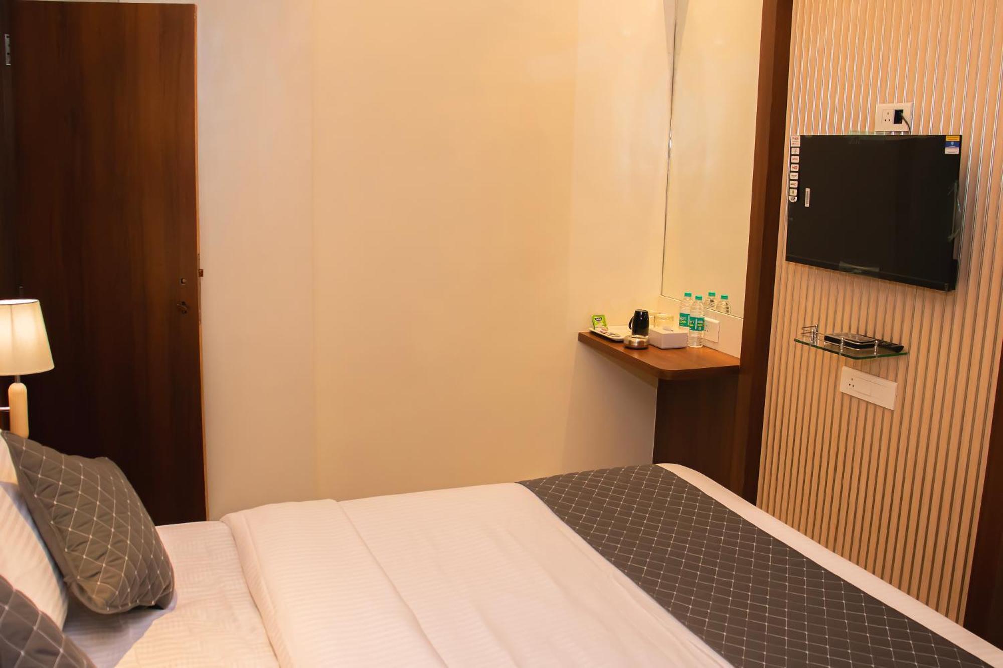 Hotel Czar Inn - Vashi Нави Мумбаи Экстерьер фото
